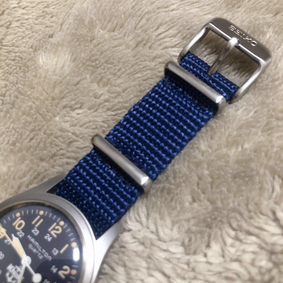 希少★HAMILTON ハミルトン ミリタリーウォッチ カーキフィールド Khaki 錨 イカリ ブルー系 クォーツ 9797 SEIKO製NATOベルト_画像3