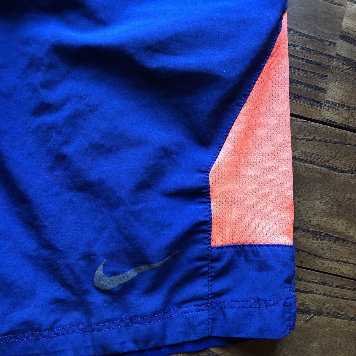 ナイキ（NIKE） ショートパンツ　 ランニングパンツ　 DRI-FIT 　サイズM　ブルー×蛍光オレンジ_画像2