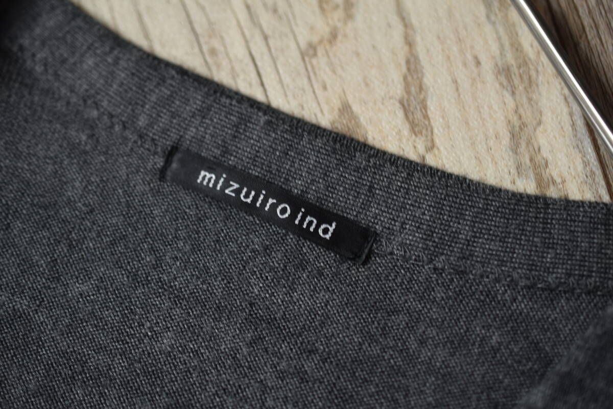 ミズイロインド mizuiroind ドロップショルダーウールニットチュニック グレー色_画像5