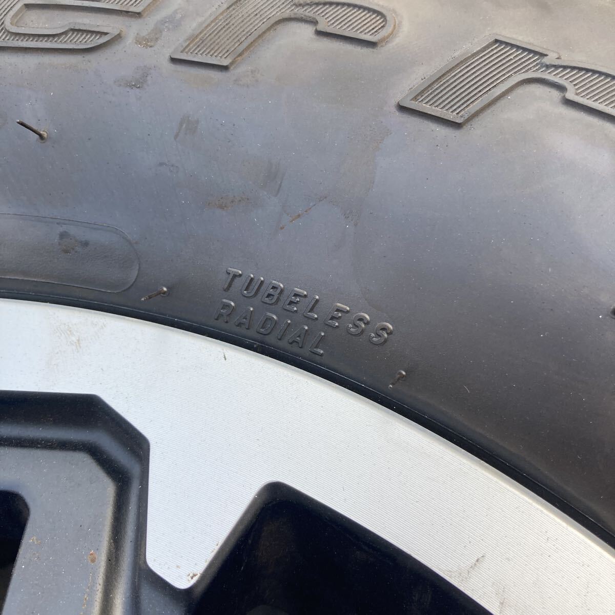 新型タコマ　純正　タイヤ　ホイール　新車外し　265/70Ｒ17　TRD　オフロード　Toyota Tacoma　2024モデル_画像6