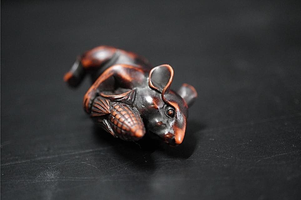 D5741-3 старый netsuke дерево гравюра [ шар .....] старый netsuke . предмет 