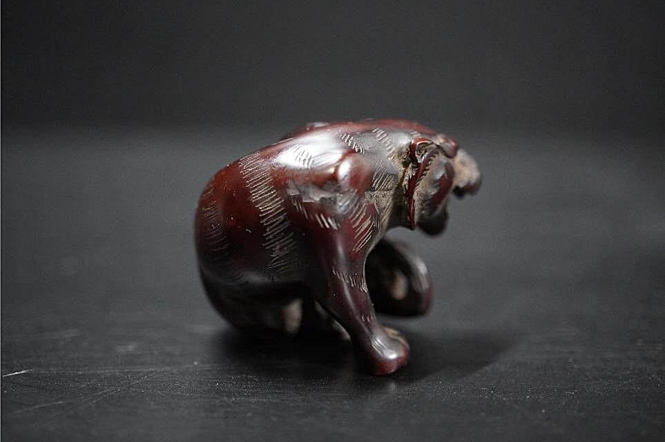 D5841-2 старый netsuke дерево гравюра [..] старый netsuke . предмет 