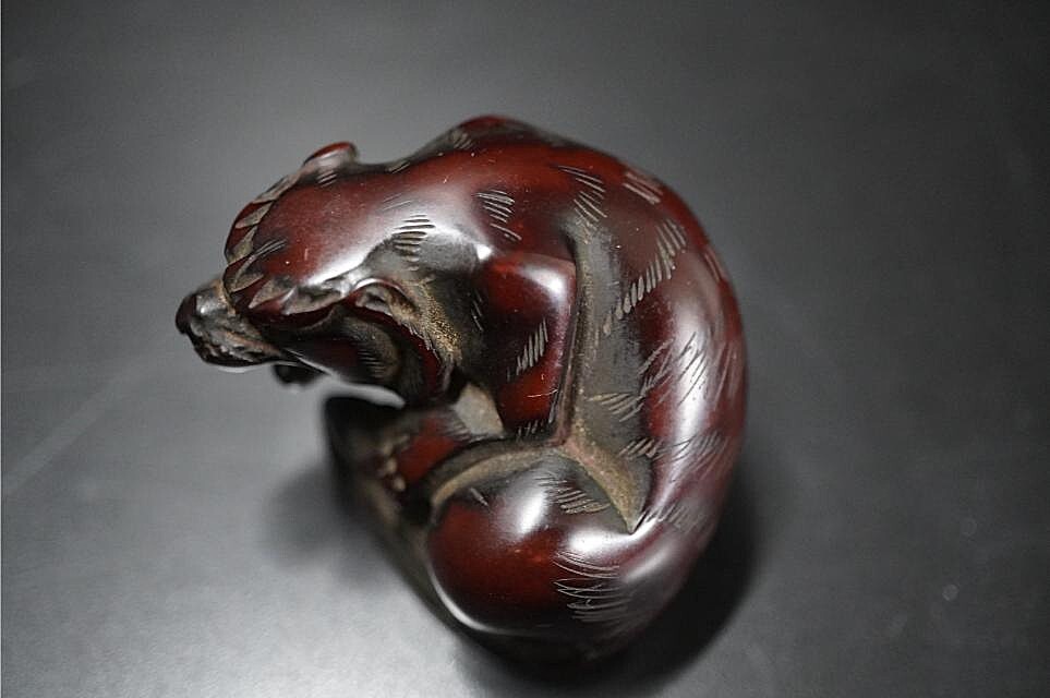 D5841-2 старый netsuke дерево гравюра [..] старый netsuke . предмет 