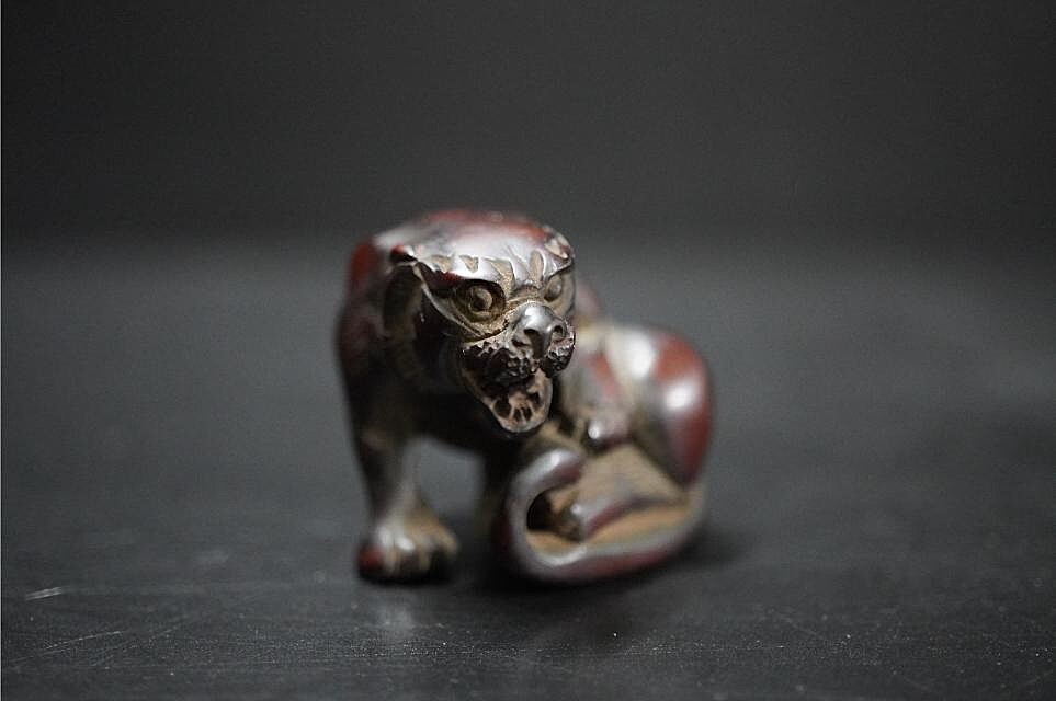 D5841-2 старый netsuke дерево гравюра [..] старый netsuke . предмет 