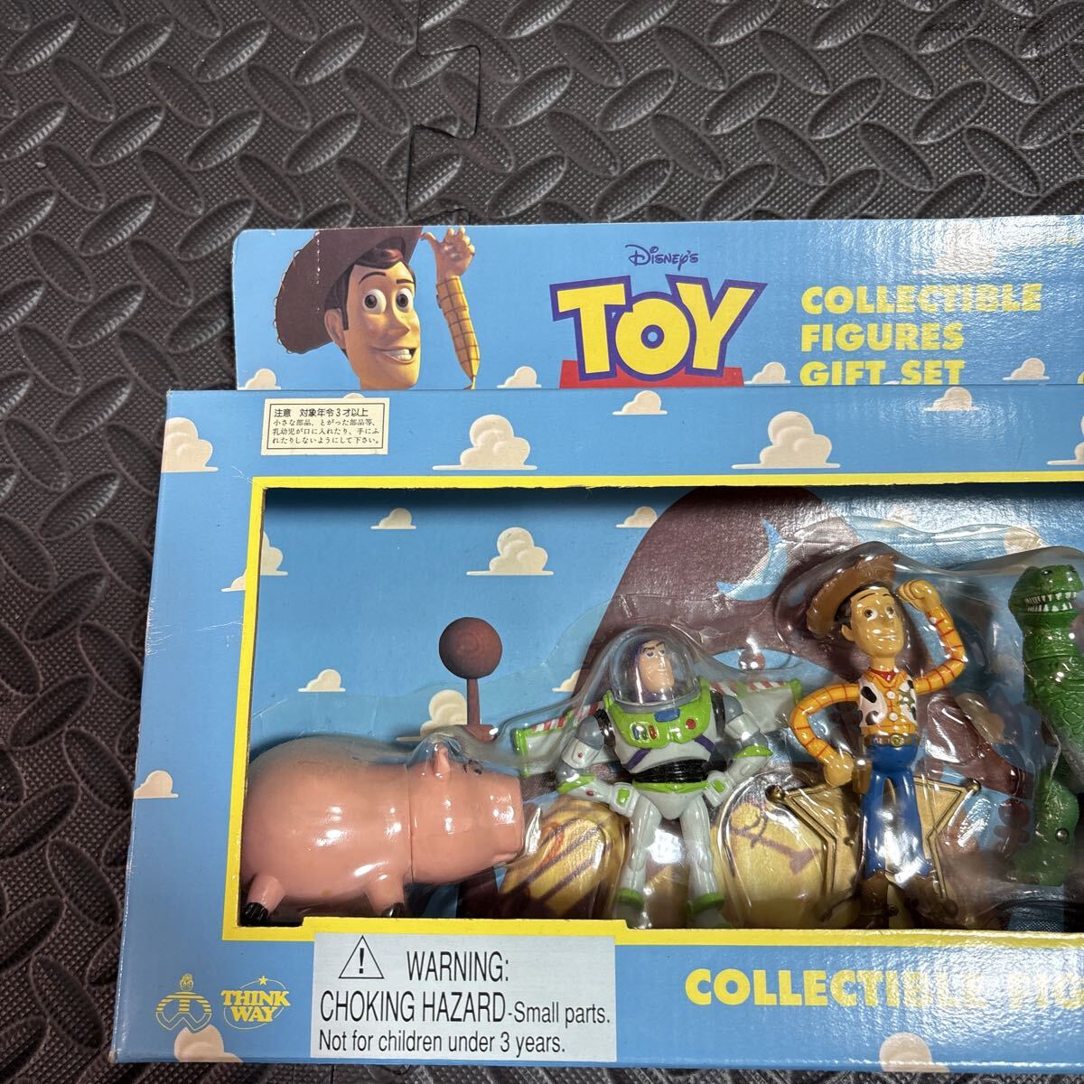 【本体未使用・箱劣化あり】トイ・ストーリー コレクタブルフィギュアギフトセット TOY STORY COLLECTIBLE FIGURES GIFT SET_画像2