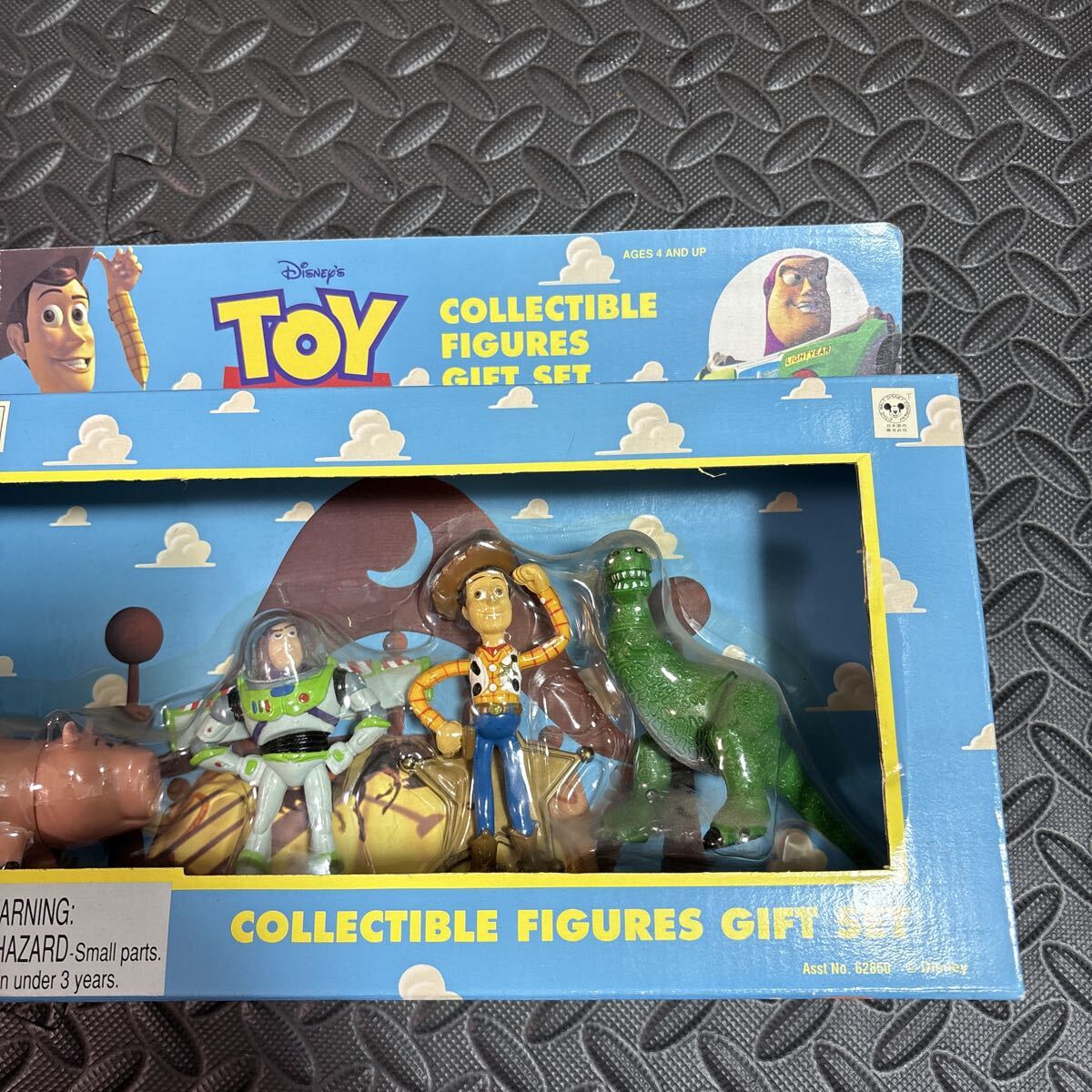 【本体未使用・箱劣化あり】トイ・ストーリー コレクタブルフィギュアギフトセット TOY STORY COLLECTIBLE FIGURES GIFT SET_画像3