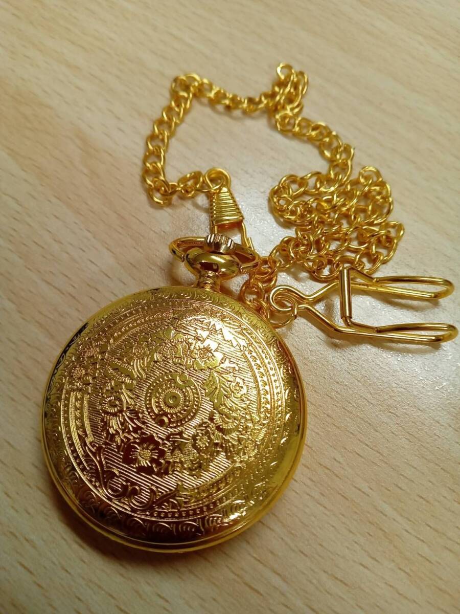 【送料無料・限定特価】新品★豪華ゴールド★ 懐中時計 ローマ数字 クォーツ アンティーク調 ★_画像3