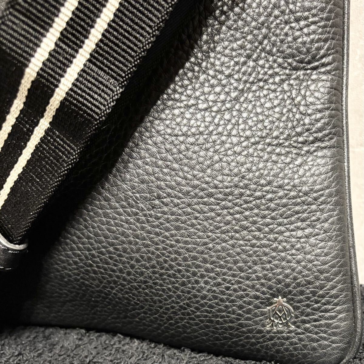 1円スタート 極美品 dunhill ダンヒル ブラック レザー ショルダーバッグ サコッシュ 黒_画像5