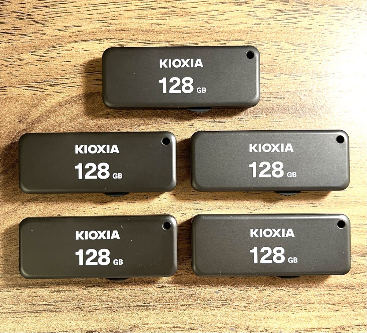 USBメモリー128GB KIOXIA(旧社名東芝)日本製 スライド式【5個セット】_画像1