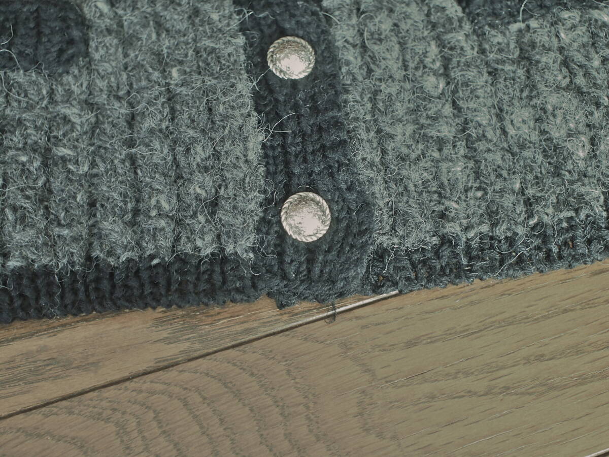 手編み　シャネル風 カーディガン 長袖　グレー＆ブラック　ウール、アクリル_画像6