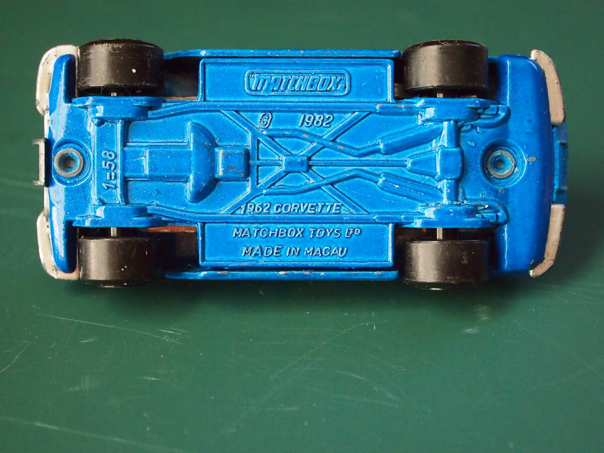 マッチボックス 1962年 シボレー コルベット 青 マカオ製 1/58 本体のみ 外箱無し 中古 ミニカー_画像6