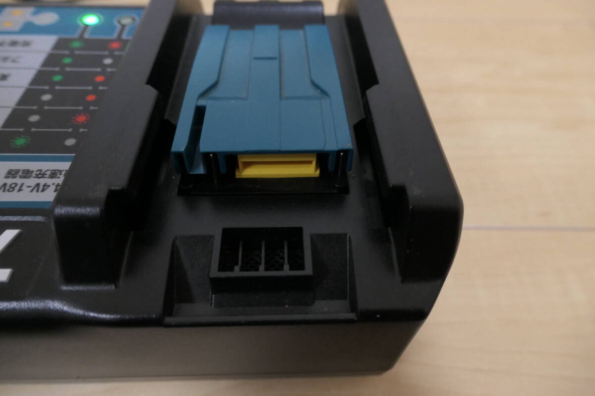 マキタ純正充電器　DC18RF_画像3