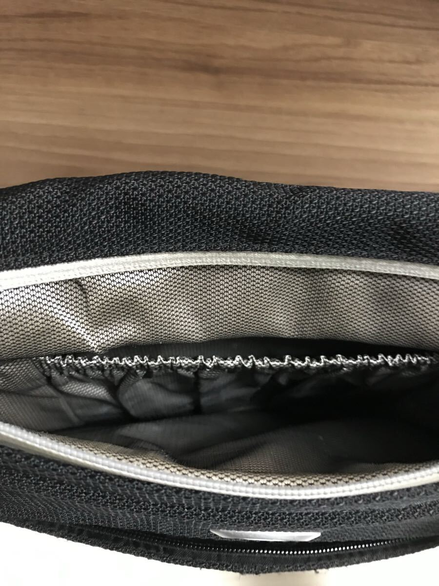 【希少】TUMI×DUCATI ショルダーバッグ 黒/赤 2way ボディバッグ TUMI トゥミ 黒 ナイロン_画像10