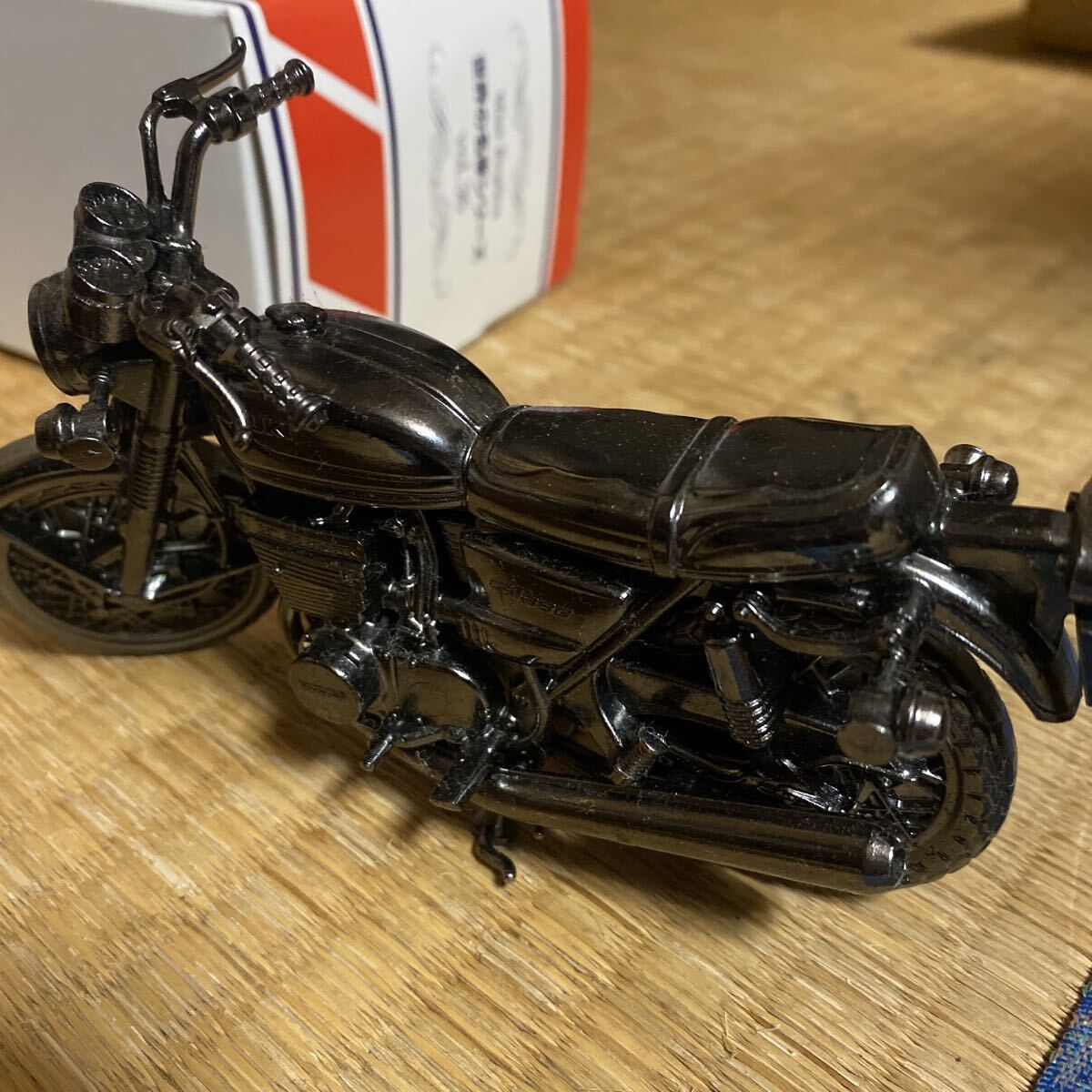 世界の名車シリーズ レッドバロン　RSV500R と　GT380_画像3