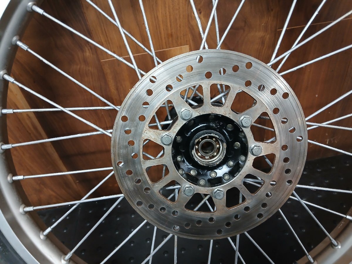 ヤマハ　DT125R　純正　フロントホイール　21×1.60（34X　125㏄　オフロード　YAMAHA絶版2スト　実動動画あり）_画像2