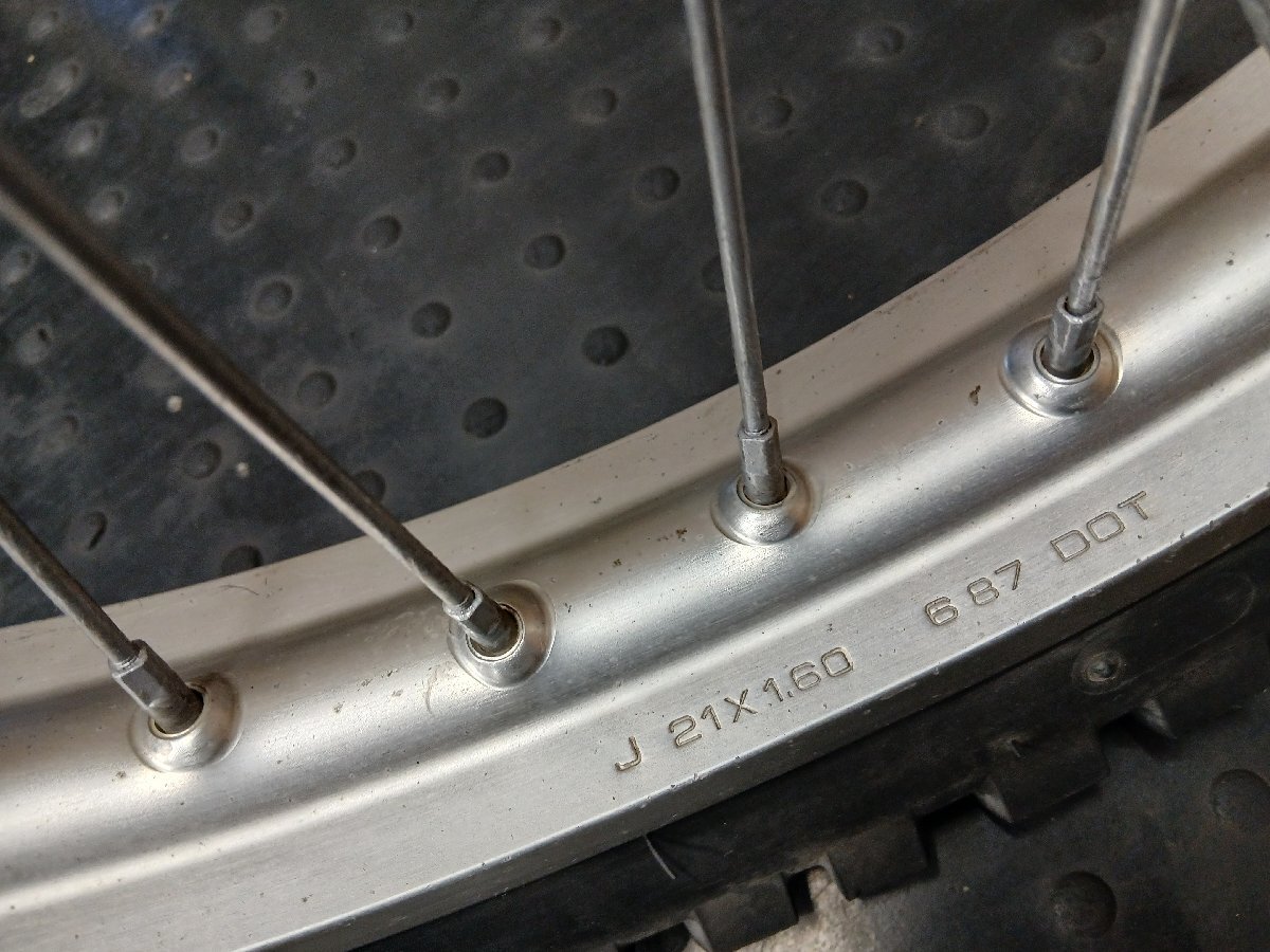 ヤマハ　DT125R　純正　フロントホイール　21×1.60（34X　125㏄　オフロード　YAMAHA絶版2スト　実動動画あり）_画像5