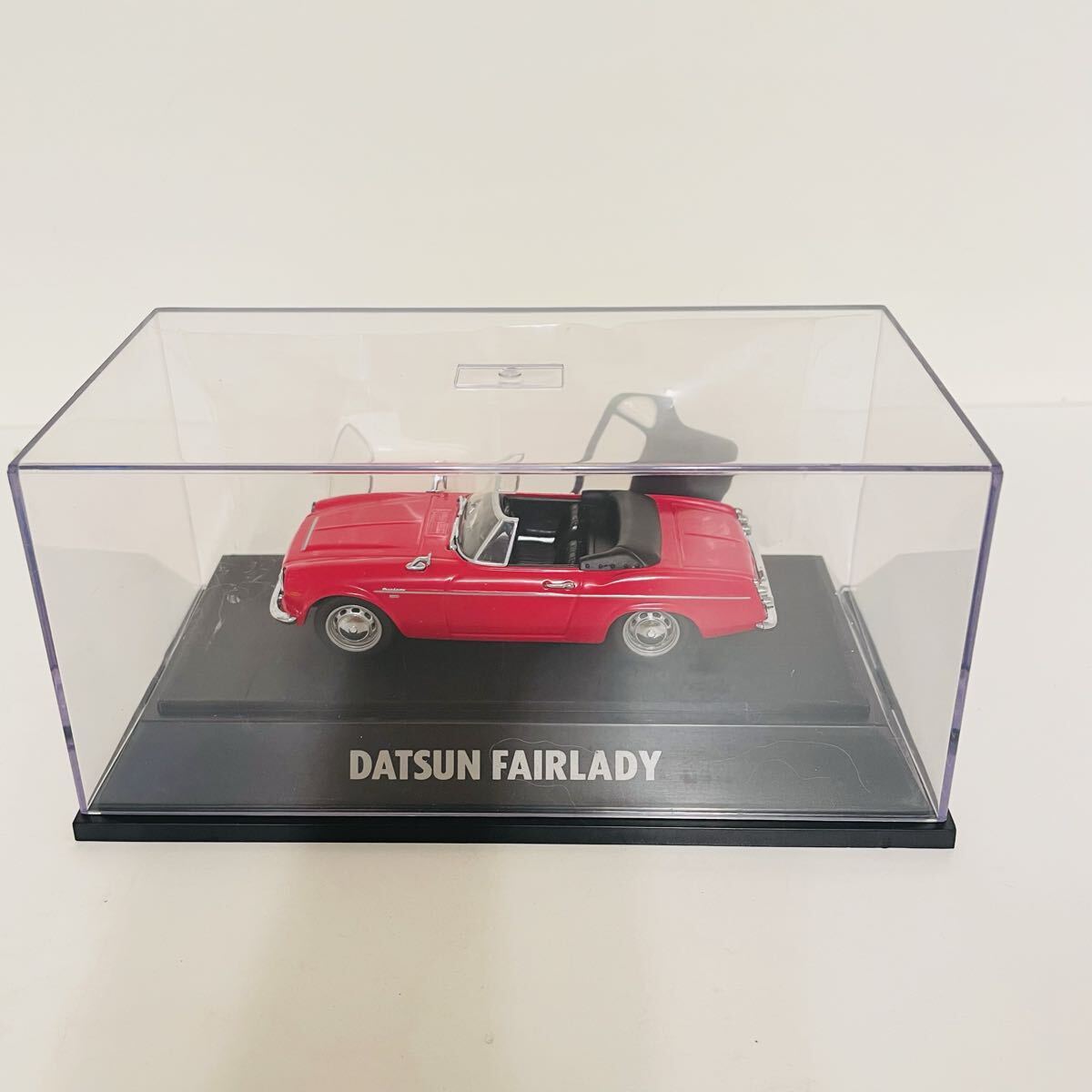 エブロ 1/43 ダットサン フェアレディ 2000 SR311 レッドボディ EBBRO DATSUN FAIRLADY_画像2