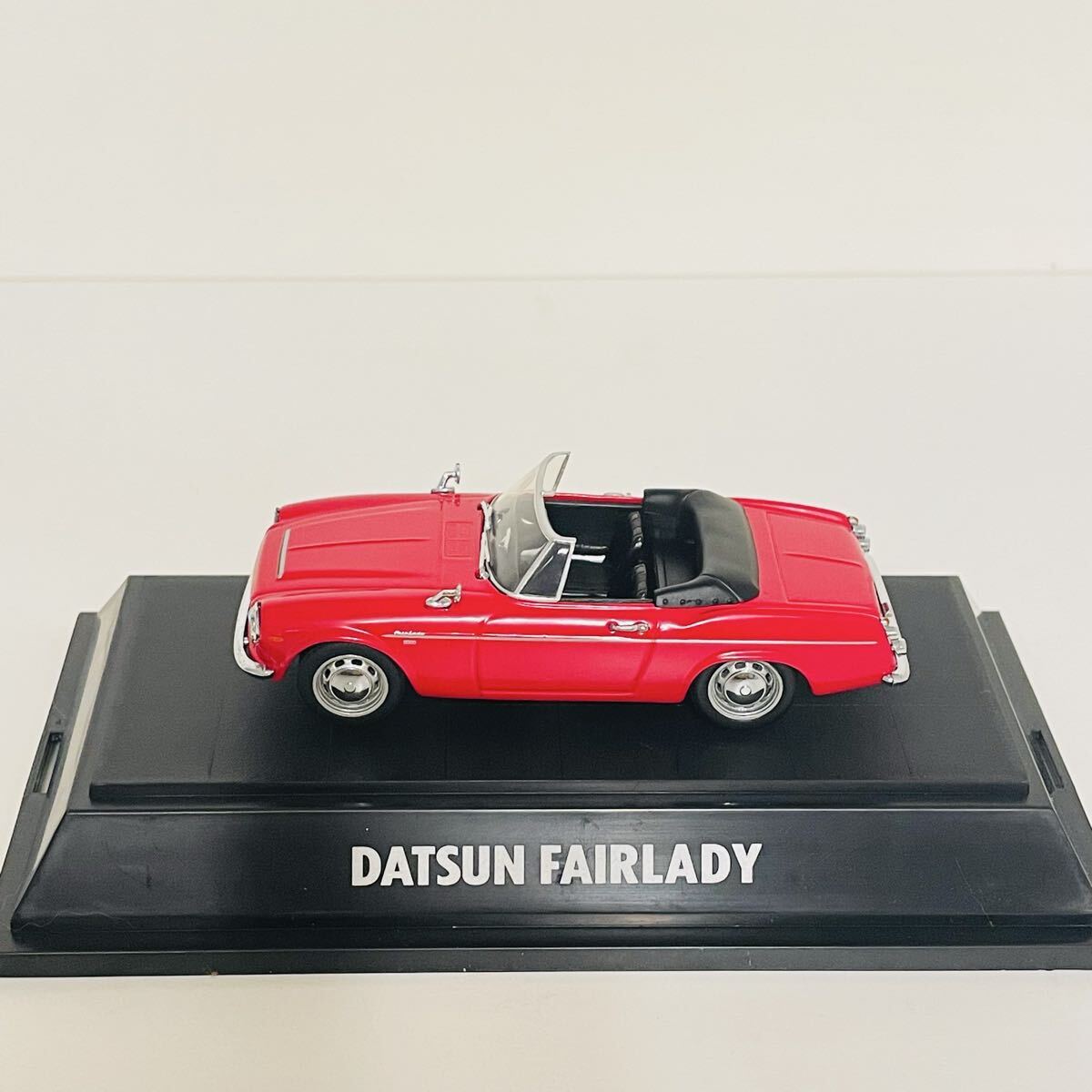 エブロ 1/43 ダットサン フェアレディ 2000 SR311 レッドボディ EBBRO DATSUN FAIRLADY_画像3