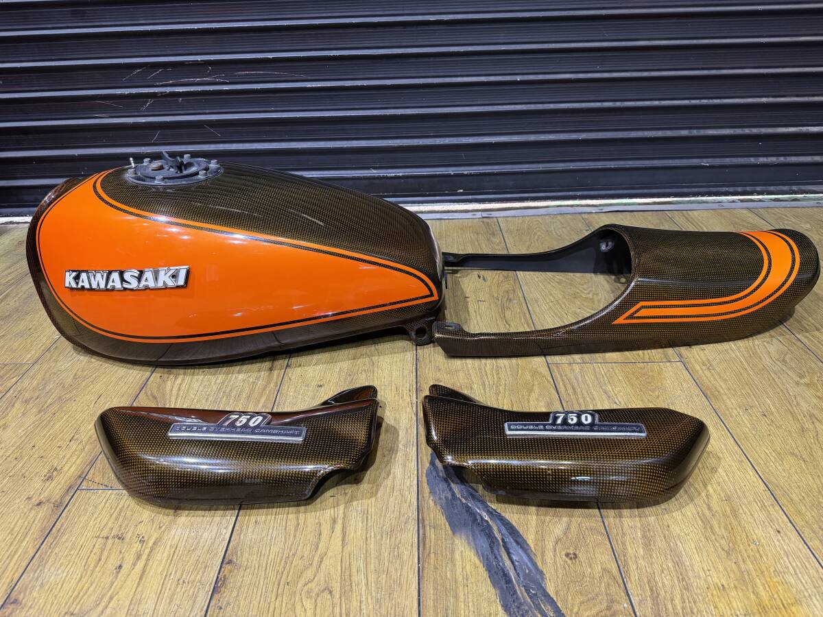 【幻の逸品】ゼファー７５０　フルカーボン　Z2外装セット　タンク　サイドカバー　シートカウル　ドレミコレクション_画像1