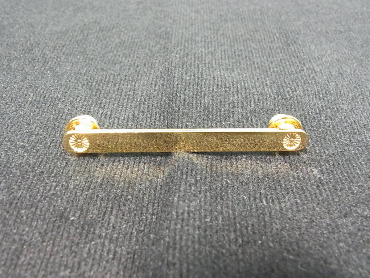 即決あり 栄典 勲章と褒章の掛け具 佩用金具 バッチ バッジ 記章 徽章 菊紋 菊の御紋 菊花紋章 旭日章 桐葉章 瑞宝章 メダル_画像1