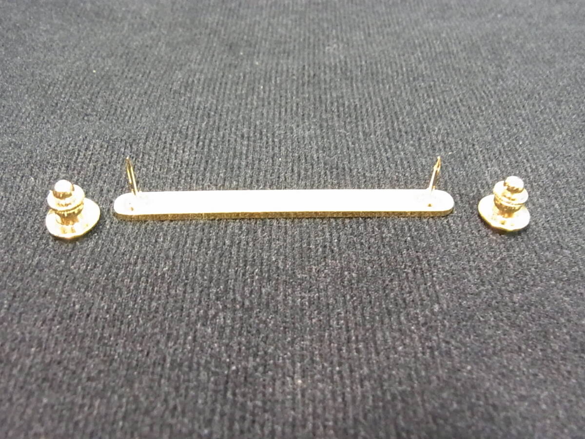 即決あり 栄典 勲章と褒章の掛け具 佩用金具 バッチ バッジ 記章 徽章 菊紋 菊の御紋 菊花紋章 旭日章 桐葉章 瑞宝章 メダル_画像7