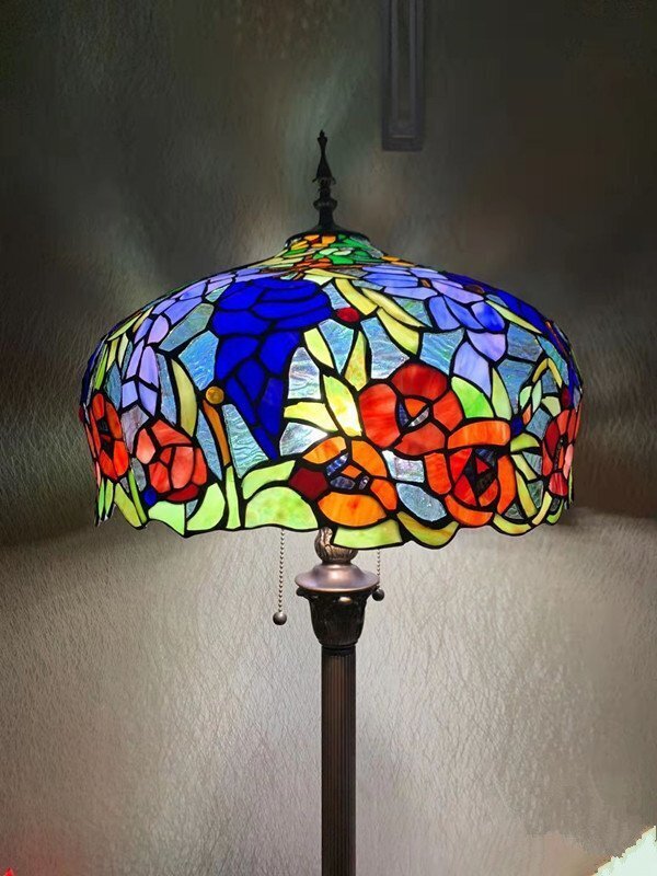  популярный прекрасный товар * [ stain do лампа витражное стекло античный цветочный принт ] ретро атмосфера . модный * Tiffany техника освещение пол подставка 