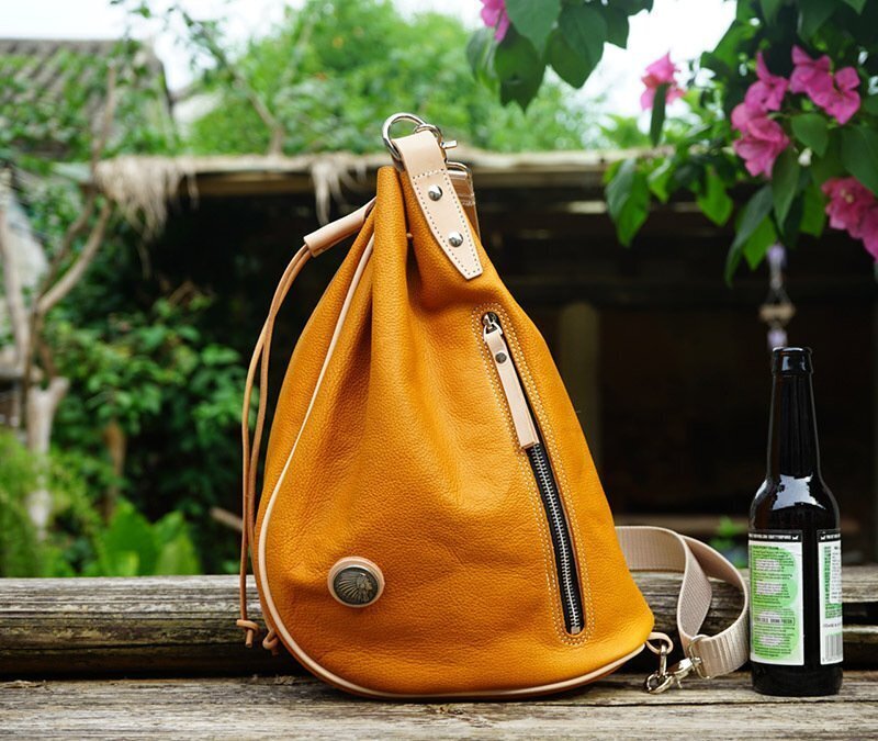 注目コラボ★メンズバッグ 本革 ボディバッグ ワンショルダーバッグ 斜めがけ 肩掛け 牛革 シュリンクレザー ブラック ロップ型_画像1