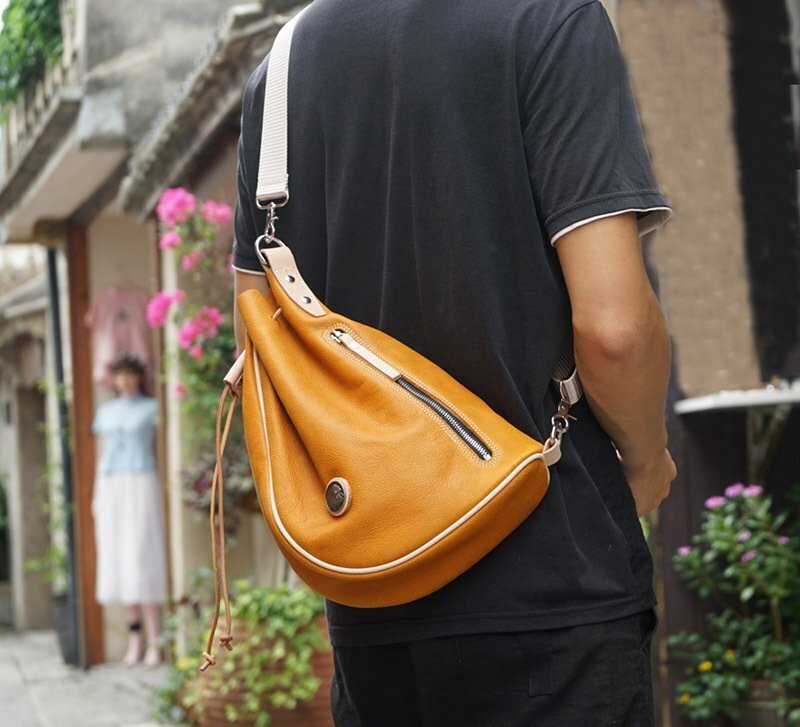 注目コラボ★メンズバッグ 本革 ボディバッグ ワンショルダーバッグ 斜めがけ 肩掛け 牛革 シュリンクレザー ブラック ロップ型_画像5