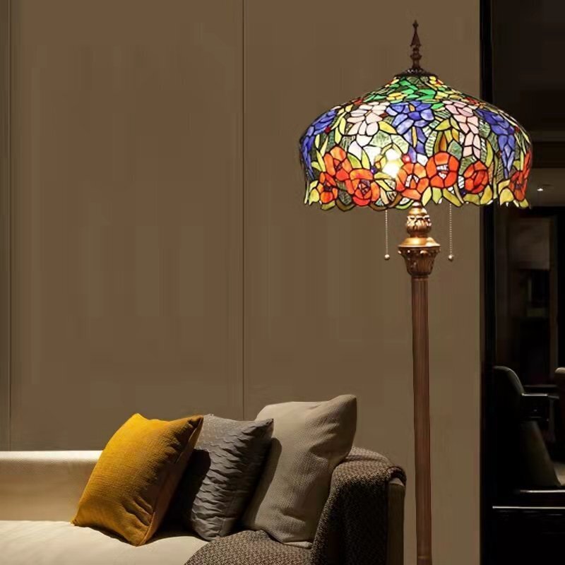  популярный прекрасный товар * [ stain do лампа витражное стекло античный цветочный принт ] ретро атмосфера . модный * Tiffany техника освещение пол подставка 