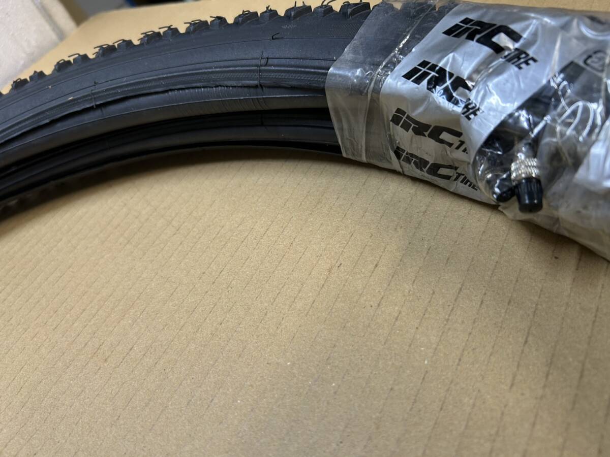 X433/未使用 IRC (アイアールシー) 自転車 タイヤ 24×1.75 2本セット まとめ売り_画像3