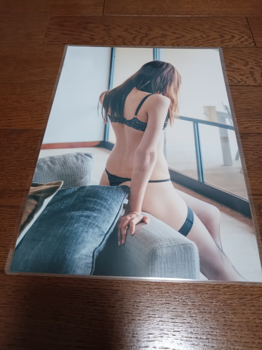 ★厚手ラミネート加工 150μ 切り抜き★ 梅澤美波 乃木坂46 6ページ ランジェリー 下着姿 A4サイズ 4_画像1