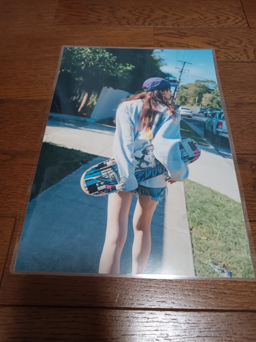 ★厚手ラミネート加工 150μ 切り抜き★ 梅澤美波 乃木坂46 8ページ A4サイズ 10_画像7