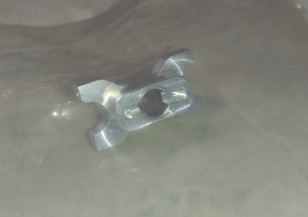 ＥＤＡＭ製　 SA00890　Gear Diff. To Solid Axle Adapter Reference:RCシャーシ用に購入した部品　銀色_画像3