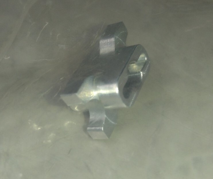 ＥＤＡＭ製　 SA00890　Gear Diff. To Solid Axle Adapter Reference:RCシャーシ用に購入した部品　銀色_画像4