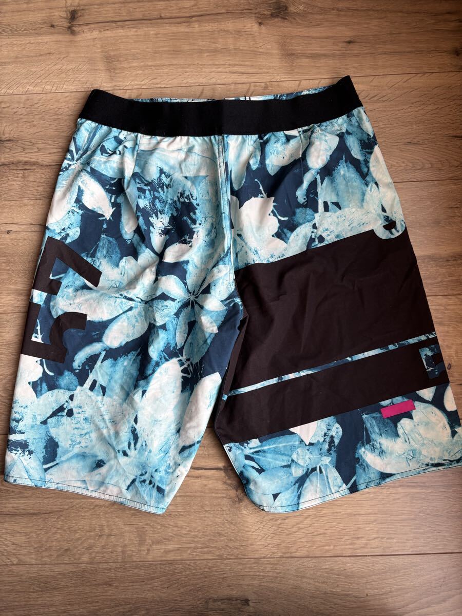 リーボック　ショートパンツ　Reebok トレーニング　レズミルズ_画像2