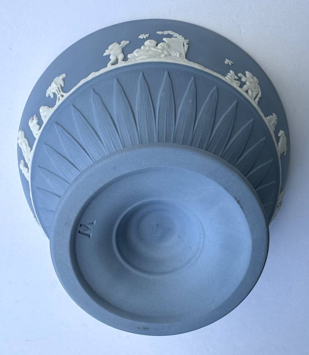 【レア/希少品】WEDGWOOD　ウエッジウッド　ジャスパー　脚付ボール　箱付き_画像3
