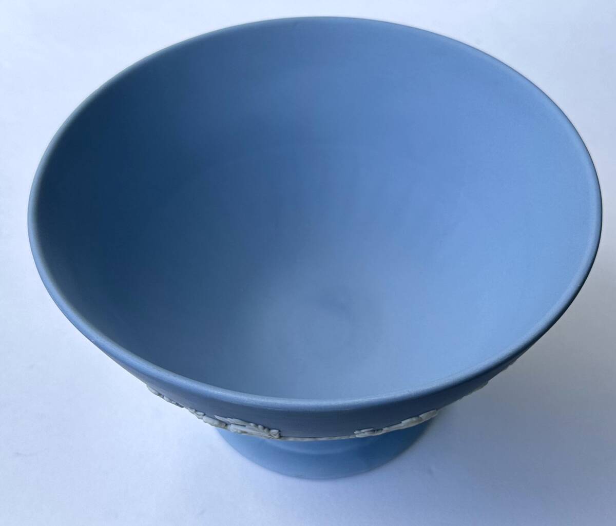 【レア/希少品】WEDGWOOD　ウエッジウッド　ジャスパー　脚付ボール　箱付き_画像4