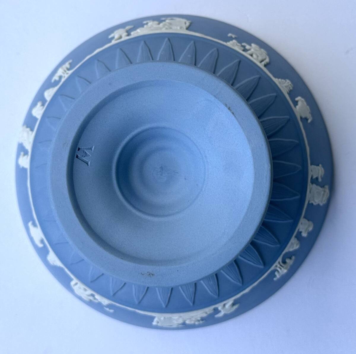 【レア/希少品】WEDGWOOD　ウエッジウッド　ジャスパー　脚付ボール　箱付き_画像2