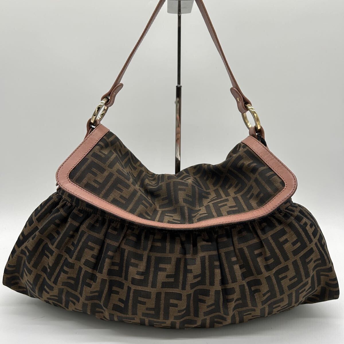 1円 ◆美品◆ FENDI フェンディ シェフバッグ ショルダーバッグ ハンドバッグ FF ズッカ柄 レザー キャンバス ブラウン 大容量 肩掛け_画像3