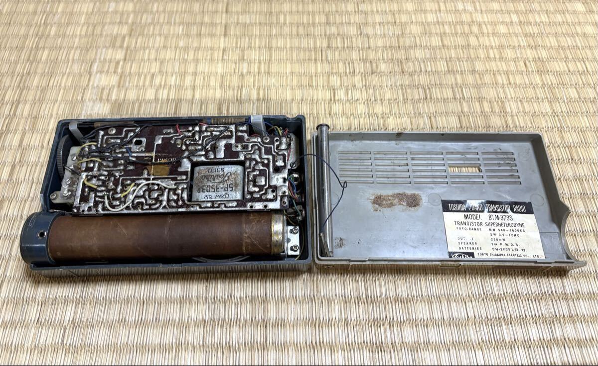  Vintage [1960 год производства / Toshiba портативный 8 камень транзистор MW*SW2 частота радио 8TM-373S] с некоторыми замечаниями Junk товар Showa роман Showa Retro 
