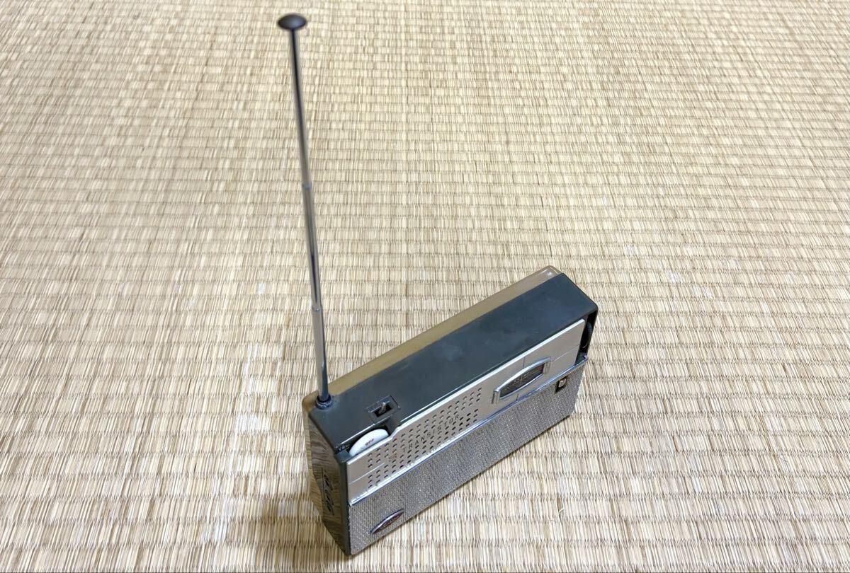  Vintage [1960 год производства / Toshiba портативный 8 камень транзистор MW*SW2 частота радио 8TM-373S] с некоторыми замечаниями Junk товар Showa роман Showa Retro 