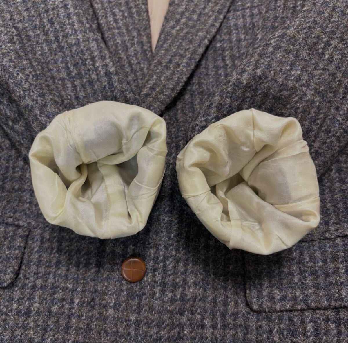 良品 Harris Tweed ハリスツイード 千鳥格子 ハウンドトゥース 総柄 くるみボタン テーラードジャケット ブレザー 2B A6 Lサイズ相当_画像3