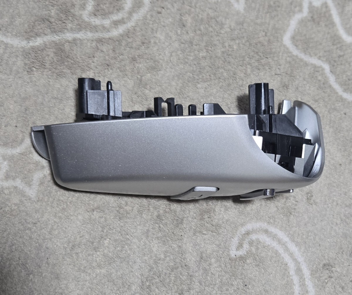 C26 セレナ オーディオ ステアリングスイッチ_画像2