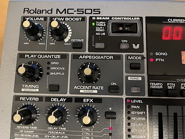 ROLAND MC-505 2台 ジャンク ニコイチ (FANTOM INTEGRA XV JV JD JUNO ARX SPECTRASONICS 小室哲哉 TM)_画像9