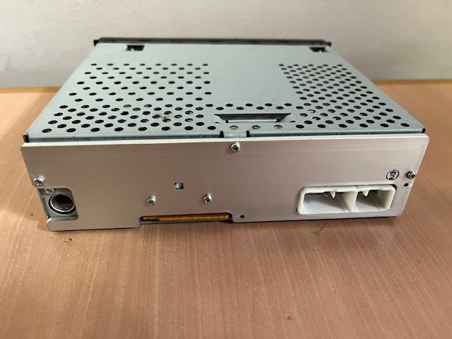 【通電動作OK】ダイハツ純正 カーオーディオ ハイゼット S321V/S331V 86180-B5010 CD-R対応　AM　FM_画像6