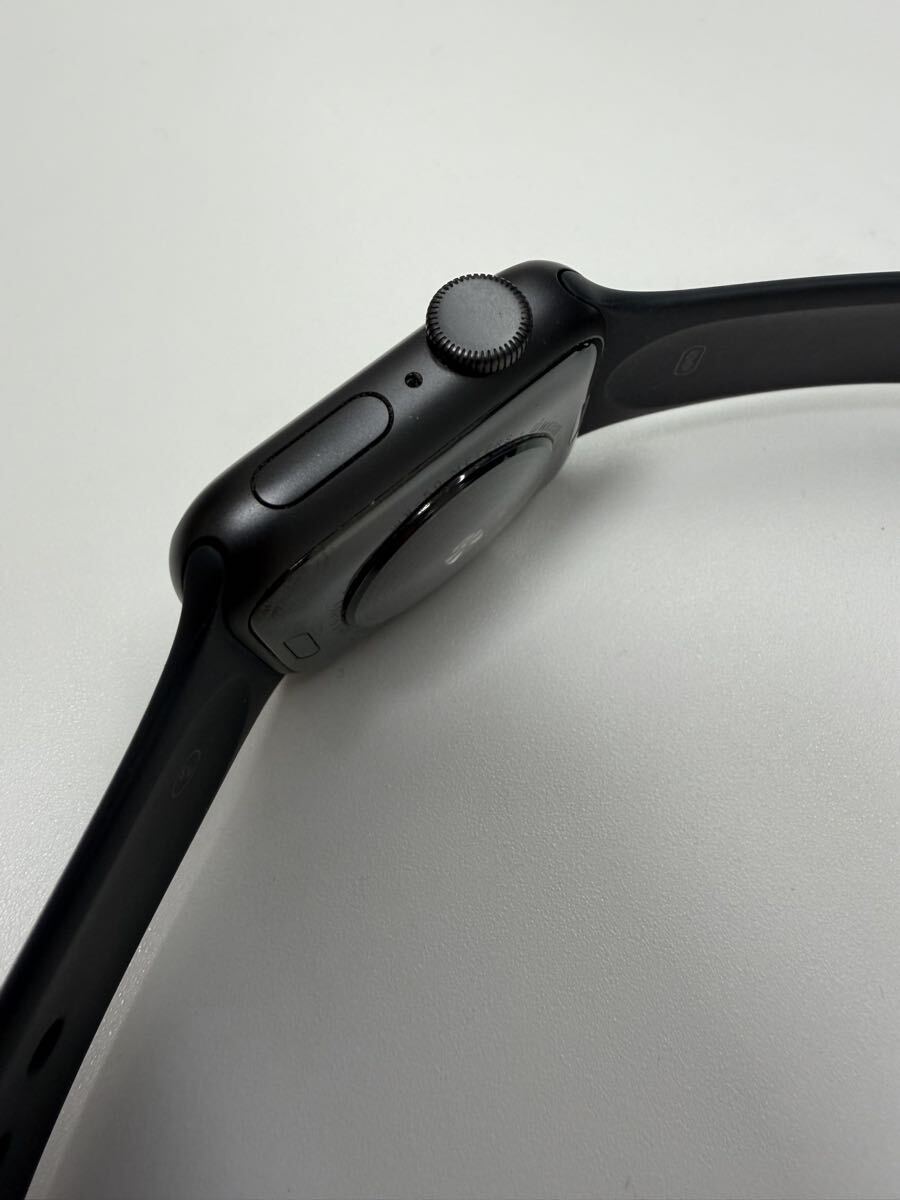 Apple Watch SE 40mm GPS модель первый поколение A2351