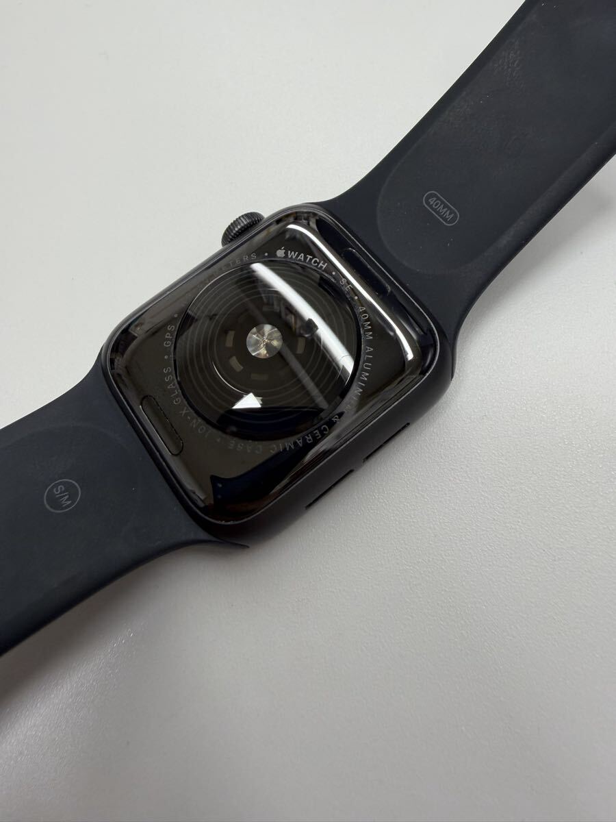 Apple Watch SE 40mm GPS модель первый поколение A2351