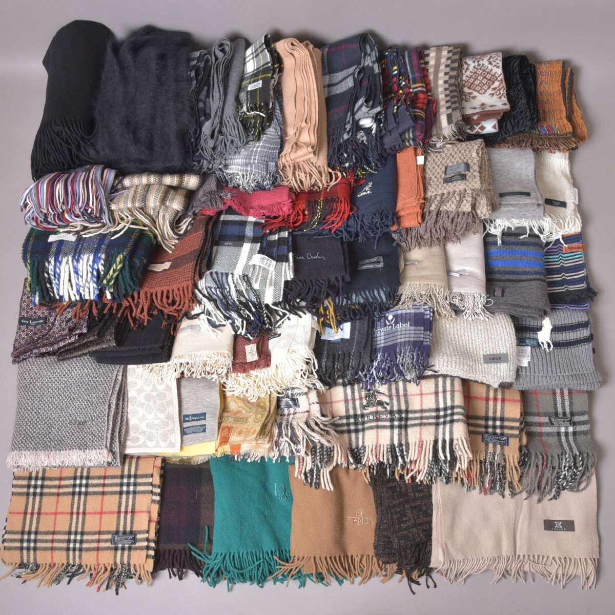 まとめ売り 高級ブランド ストール ひざ掛け マフラー 56点 BURBERRY/FENDI/ChristianDior/CELINE 他 ブランケット #140※1106-51/■d.c_画像1