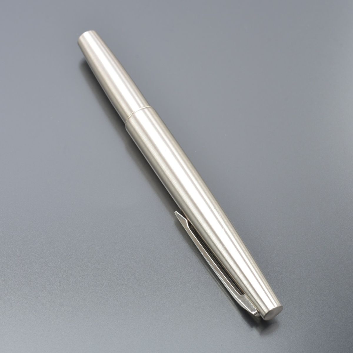 美品 PILOT パイロット 万年筆 ペン先18K-750 シルバー ホワイト ショート 文具 文房具 ブランド #N※068_画像3