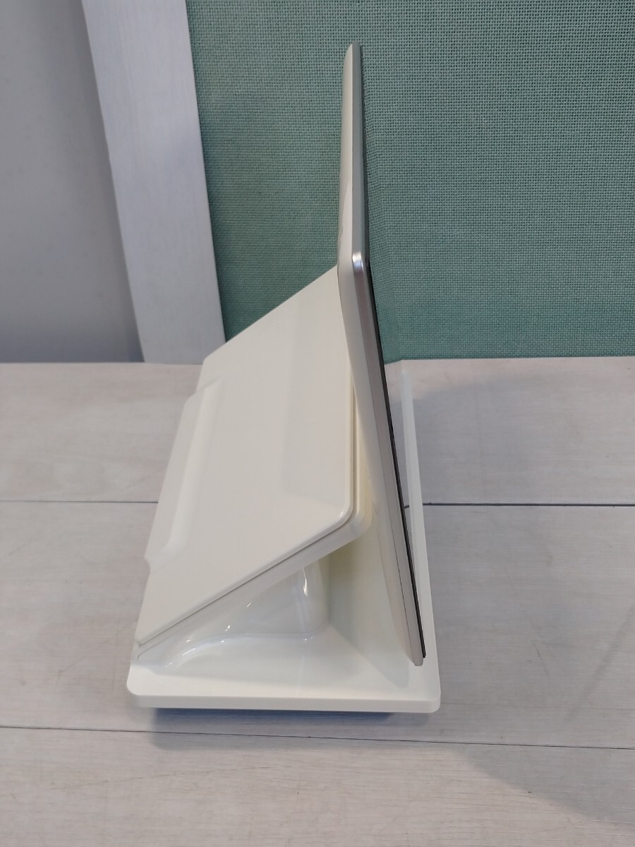 「送料無料」○ Panasonic パナソニック ポータブル地上デジタルテレビ VIERA ビエラ DMP-HV200 ポータブル リモコン付き 中古品 _画像6